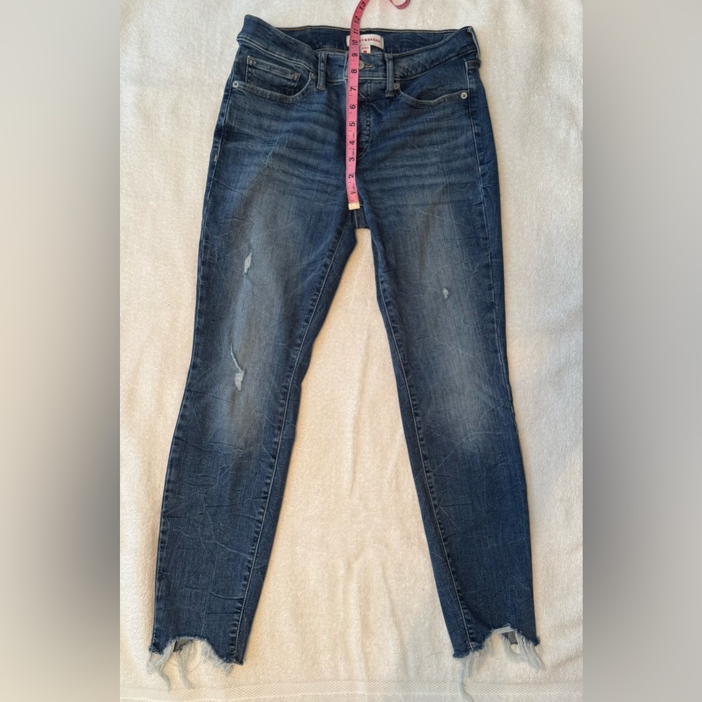 Lucky Brand Frayed or Raw Hem skinny jeans size 8/29 A - Picture 2 of 8